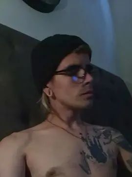 Gay sex chat with RickyPerez - camgaychat.com - Britain