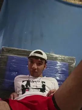 Gay sex chat with Liam_lovely - camgaychat.com - Britain