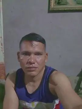 Gay sex chat with Jeantumacho - camgaychat.com - Britain