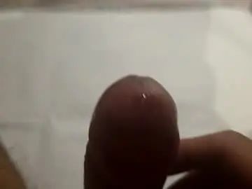 Gay sex chat with brenno95 - camgaychat.com - Britain