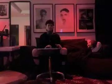 Gay sex chat with devildaddydownunder - camgaychat.com - Britain