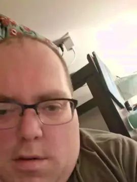 Gay sex chat with Edward2521 - camgaychat.com - Britain