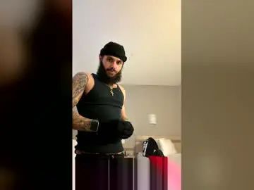 Gay sex chat with tatttfreak - camgaychat.com - Britain