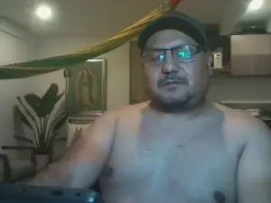 Gay sex chat with BISEXMEX43 - camgaychat.com - Britain