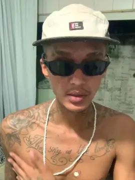 Gay sex chat with juninhocria_hot - camgaychat.com - Portugal