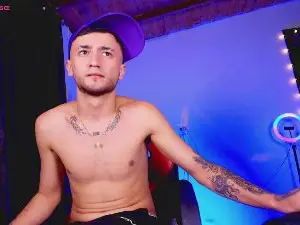 Gay sex chat with Jey_dirty_777 - camgaychat.com - Britain