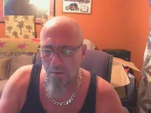 Gay sex chat with onehotshot - camgaychat.com - Britain