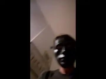 Gay sex chat with rizzo1980682473 - camgaychat.com - Britain