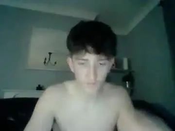 Gay sex chat with mrlovewhatyousee - camgaychat.com - Britain