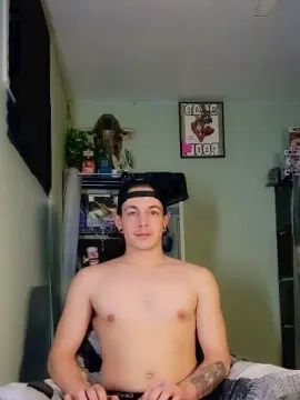 Gay sex chat with STR8CHILLZ - camgaychat.com - Britain