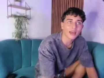 Gay sex chat with ken_devill - camgaychat.com - Britain