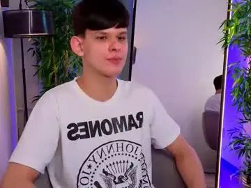 Gay sex chat with _jamesgray_ - camgaychat.com - Russia