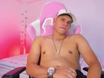 Gay sex chat with adrian_prime_ - camgaychat.com - Spain