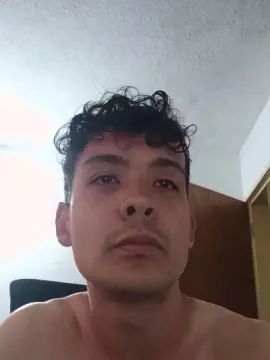 Gay sex chat with Latin_asian - camgaychat.com - Britain