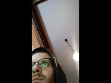 Gay sex chat with blonde_athlete - camgaychat.com - Britain