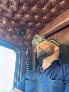 Gay sex chat with Naughty_trucker - camgaychat.com - Britain