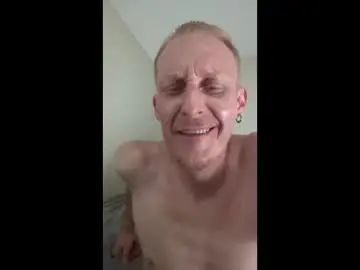 Gay sex chat with swollenmembers25 - camgaychat.com - Britain