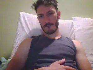 Gay sex chat with Emi_LH - camgaychat.com - Britain