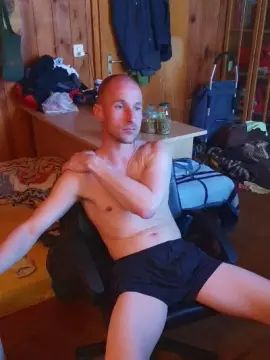 Gay sex chat with CrisMilkMe - camgaychat.com - Germany