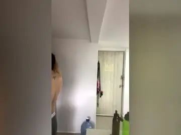 Gay sex chat with lu581764 - camgaychat.com - Britain