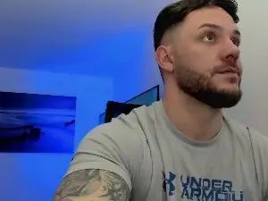 Gay sex chat with King_of_Cash - camgaychat.com - Britain