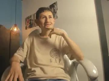 Gay sex chat with dani_swagger - camgaychat.com