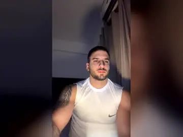 Gay sex chat with matt_broudy_ - camgaychat.com - Britain