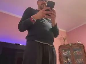 Gay sex chat with Papito43_ - camgaychat.com - Britain