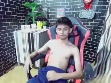 Gay sex chat with masteralex19 - camgaychat.com - Britain