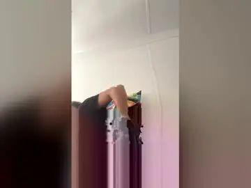 Gay sex chat with doniboy212805 - camgaychat.com - Britain