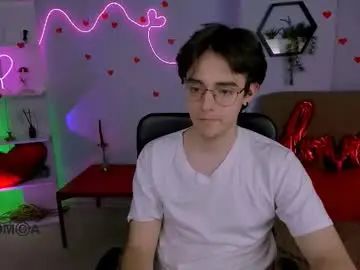 Gay sex chat with georg_ley - camgaychat.com - Britain