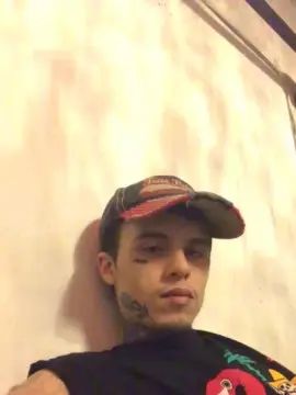 Gay sex chat with Kingroyce30 - camgaychat.com - Britain