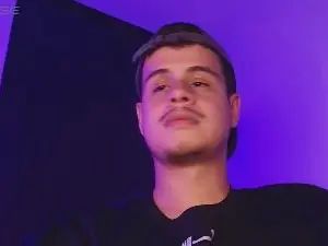 Gay sex chat with matt_reinold1 - camgaychat.com - Britain