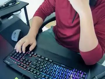 Gay sex chat with skullcandyyyy - camgaychat.com - Britain