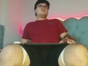 Gay sex chat with adrian_belmont - camgaychat.com - Spain