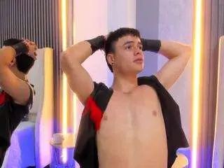 Gay sex chat with benitosaenz - camgaychat.com