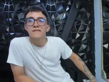 Gay sex chat with tylercross_ - camgaychat.com - Britain