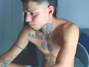 Gay sex chat with Darel_mix - camgaychat.com - Spain