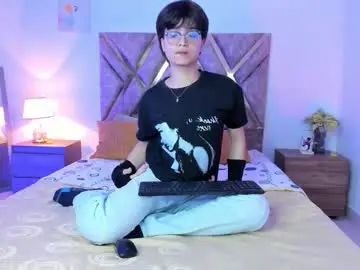 Gay sex chat with kai_blaz - camgaychat.com - Britain