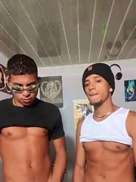 Gay sex chat with Rayan464 - camgaychat.com - Britain