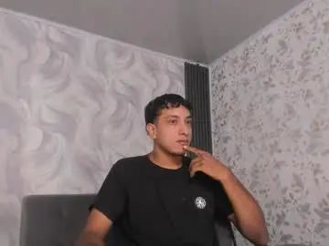 Gay sex chat with liam_hernandezz - camgaychat.com - Britain