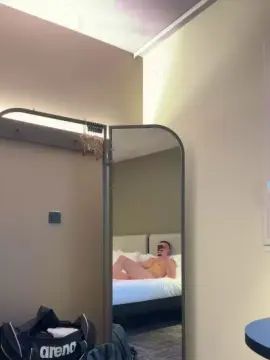 Gay sex chat with Leeeo6969 - camgaychat.com - Italy