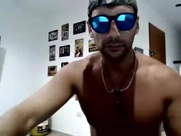 Gay sex chat with tarzzano2026 - camgaychat.com - Britain