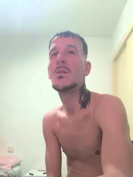 Gay sex chat with TuuNeenee30 - camgaychat.com - Spain