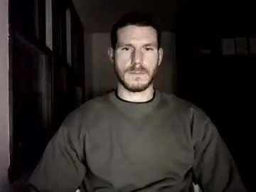 Gay sex chat with noah_209 - camgaychat.com - Britain