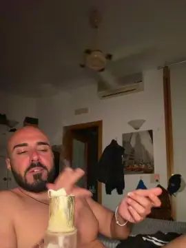 Gay sex chat with corrado94iclou3 - camgaychat.com - Italy
