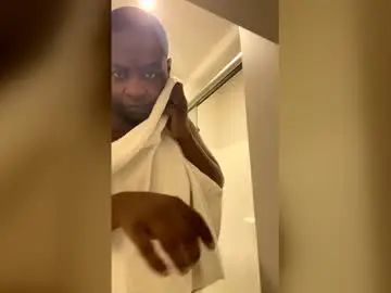 Gay sex chat with swaggysavage27 - camgaychat.com - Britain