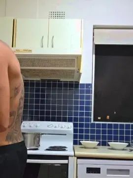 Gay sex chat with TheWolfxx - camgaychat.com - Britain