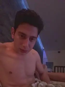 Gay sex chat with Vitruvio30 - camgaychat.com - Britain