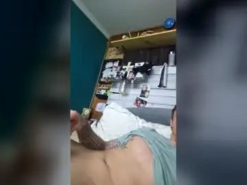 Gay sex chat with raiseemntherain - camgaychat.com - Britain